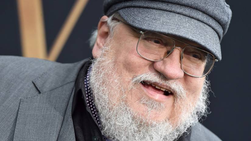 George R.R. Martin se diz confuso ao autografar cópia de Elden Ring para fã - Imagem do artigo original