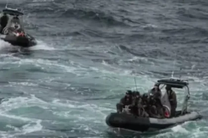Balsa com 133 pessoas afunda na costa da Guiana