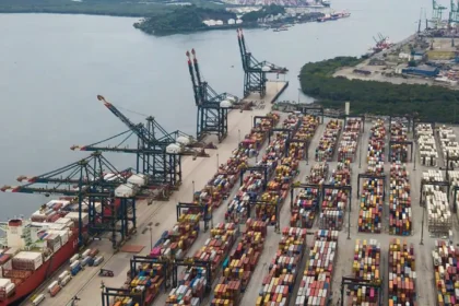 Brasil ameaça retaliação após EUA cobrarem tarifa de 12,5%