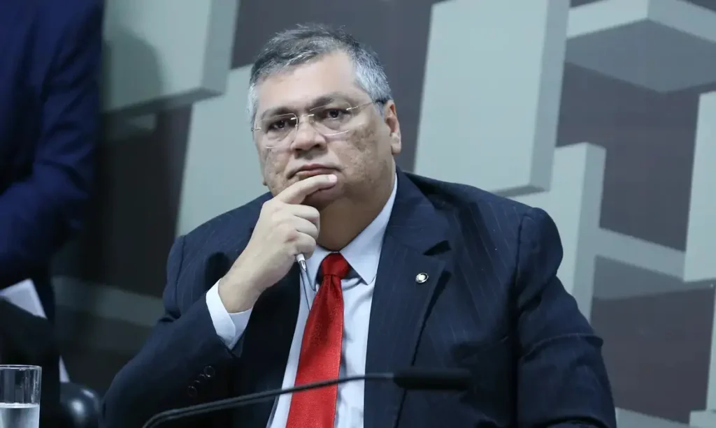 Flávio Dino decide pela prisão domiciliar de secretário do Maranhão