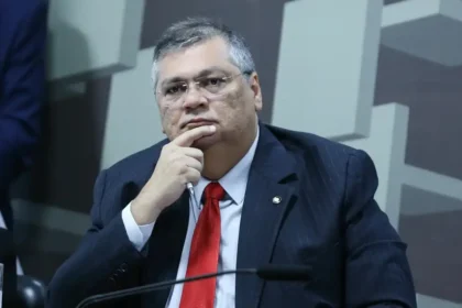 Flávio Dino decide pela prisão domiciliar de secretário do Maranhão