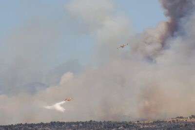 Incêndio arrasa 6 mil hectares e desloca 19 mil na Comunidade de Madri