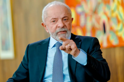 Lula chama Bolsonaro de 'imbecil' e desmonta mito da 'caixa-preta' do BNDES
