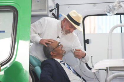 Lula pede ao diretor da OMS que leve recado a Trump sobre o SUS