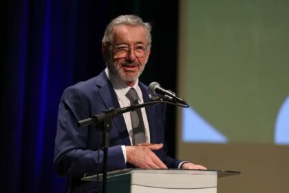 Ministro anuncia negociações contra tarifas dos EUA e busca isenções