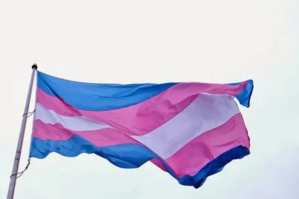 Mulher relata 'luto' após ex-parceiro assumir identidade trans