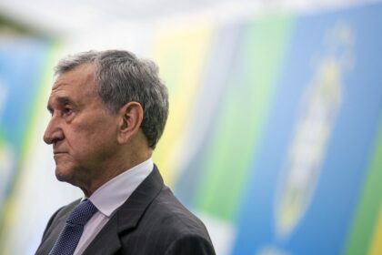 Parreira deixa UTI e avança para tratamento semi-intensivo