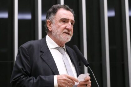 Patrus Ananias anuncia pré-candidatura ao governo de Minas Gerais em 2026