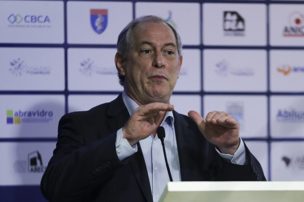 PL articula apoio a Ciro Gomes no Ceará visando 2026