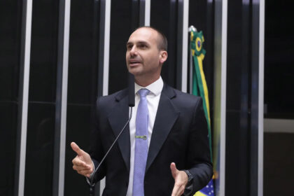 PT processa Eduardo Bolsonaro no TSE por ataque às urnas eletrônicas