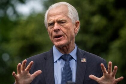 Tribunal confirma condenação de ex-conselheiro de Trump por desacato ao Congresso