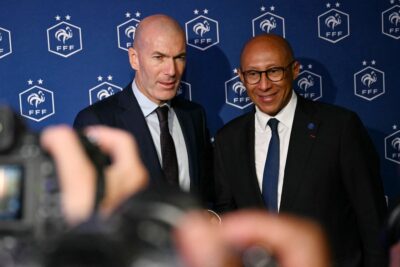 Zidane assume comando da seleção francesa por quatro anos