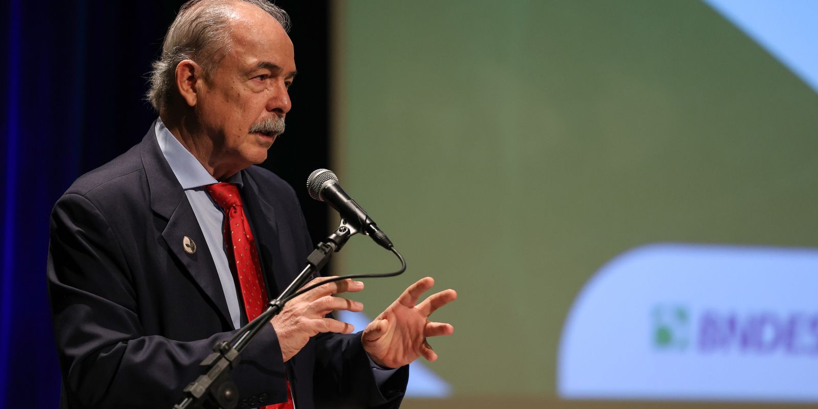 BNDES bate recorde e registra lucro de R$ 9,2 bi no 1º semestre