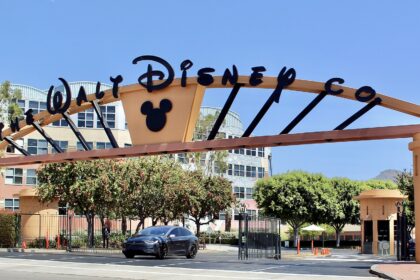Entrada dos estúdios da Walt Disney em Burbank, na Califórnia