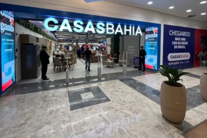 Casas Bahia registra prejuízo de R$10 bi e estuda pedido de recuperação