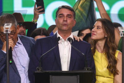 Erro de filiação trava registro de candidatura de Flávio Bolsonaro