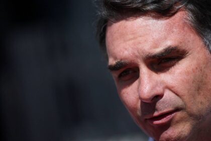 Flávio promete ministérios técnicos e destaca Daniella Marques