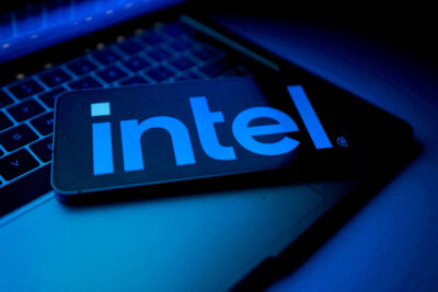 Intel amplia oferta e assegura fundos para expandir fábricas de chips