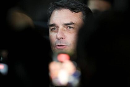 PF apreende mensagens que ligam Lulinha a lobista em contratos federais