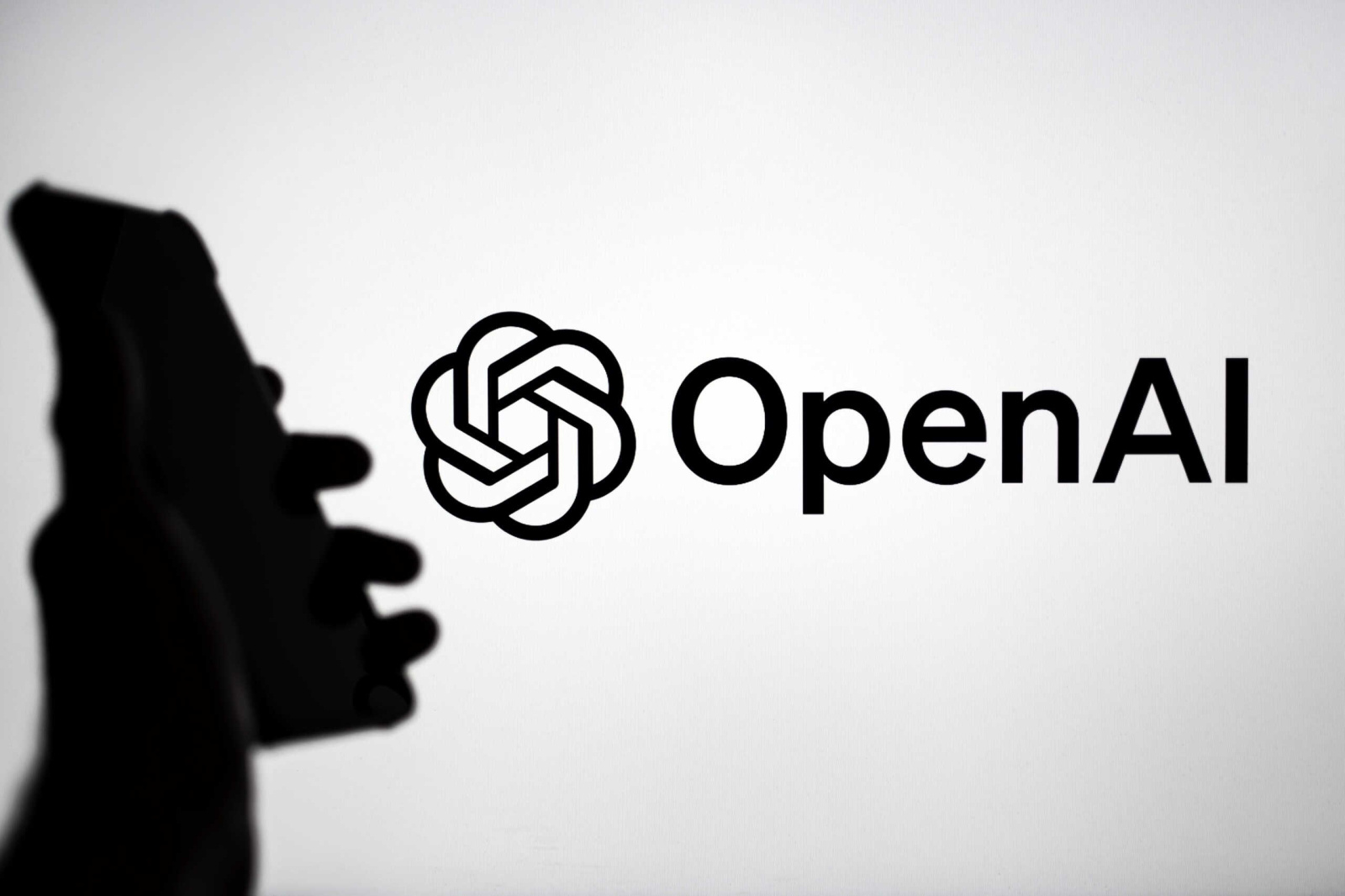 Saída de executivos da OpenAI intensifica pressão antes do IPO