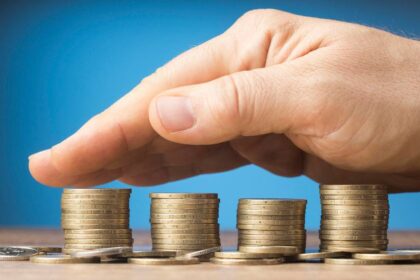 Banco da Inglaterra mantém juro em 3,75% e alerta para inflação acima de 4%