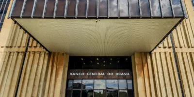 BC corta previsão do PIB 2026 para 1,8% e alerta sobre inflação