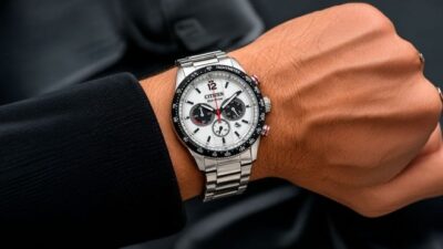 Citizen revela Racing CA4714-55A: cronógrafo Eco-Drive com mostrador prateado