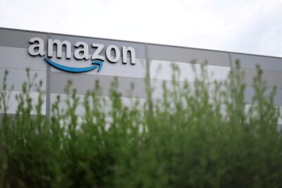 FTC processa Amazon por inflar preços de anúncios e solicita US$20 bi