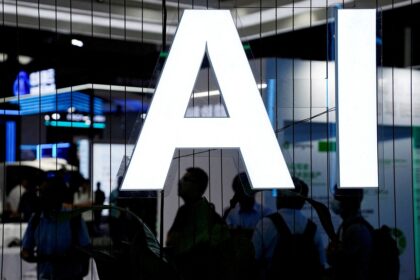 Líderes da IA soam alarme sobre enxame que poderia dominar a internet em meses