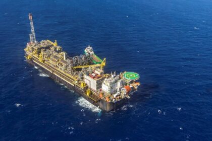 Petrobras garante 0,8 mtpa de GNL por 20 anos com Sempra