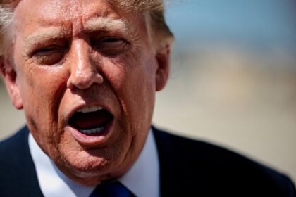 Trump ataca Suprema Corte após rejeição de restrições ao voto por correio