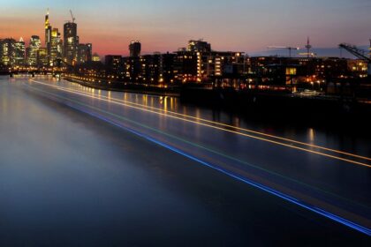Zona do euro registra superávit de €5 bi; exportações avançam