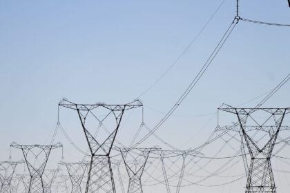 Aneel exige planos das distribuidoras para manter energia nas eleições