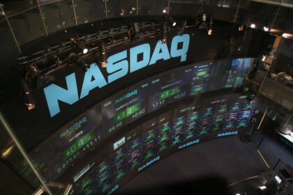 Barclays registra lucro líquido acima, mas receitas e recompra decepcionam
