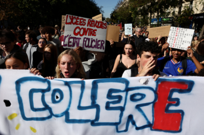 Estudantes retomam bloqueios e ampliam pressão sobre Macron