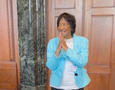 Nobel da Paz premia Navi Pillay e pressiona líderes a respeitar o direito