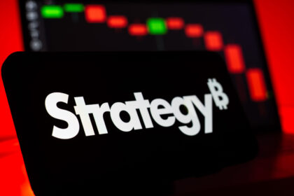 Strategy Smash compra 250 BTC e recompra US$192,4 mi em ações preferenciais